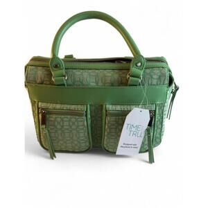 NWT Time and Tru Green bag with multiple pockets